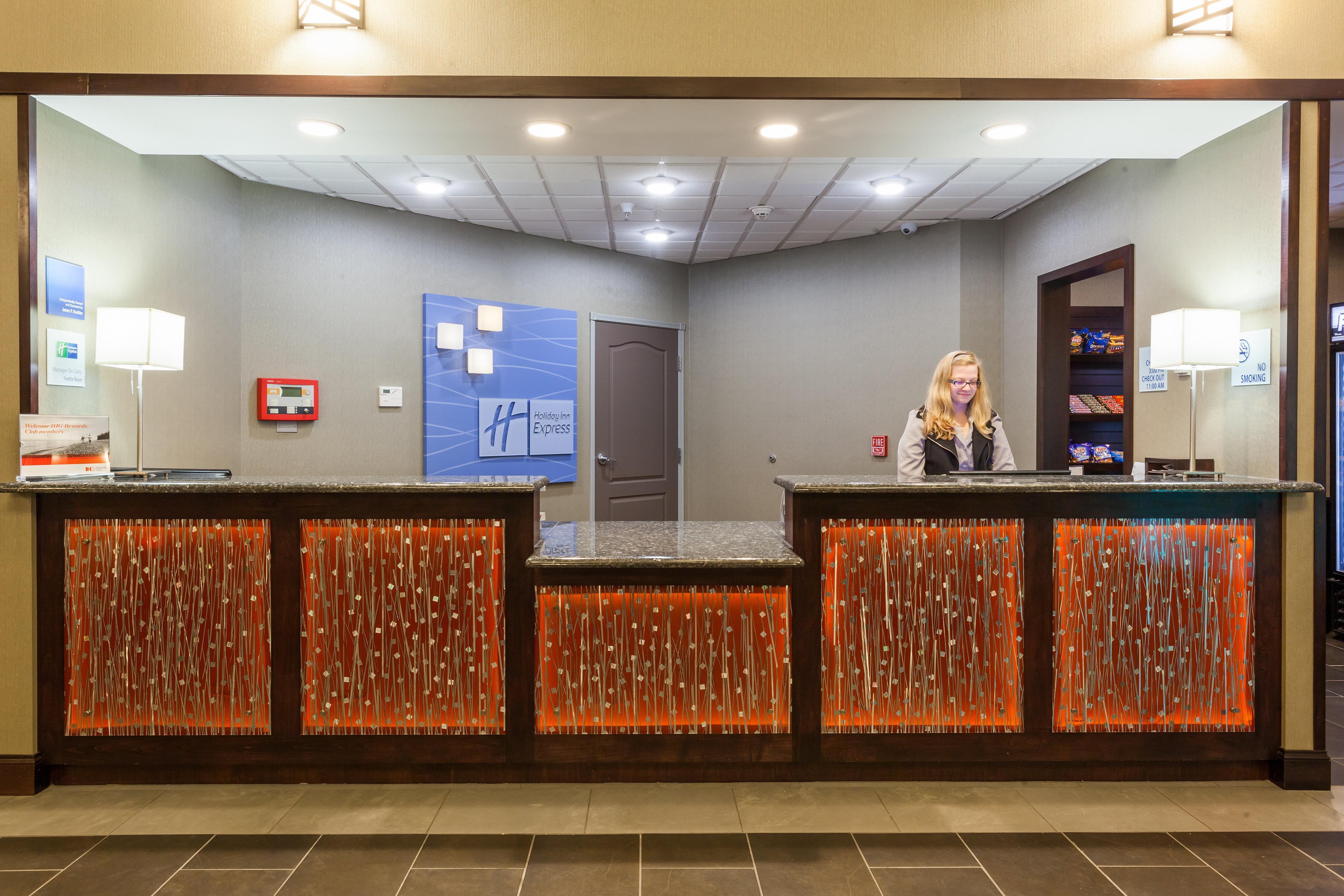 Holiday Inn Express & Suites Rapid City By Ihg Zewnętrze zdjęcie